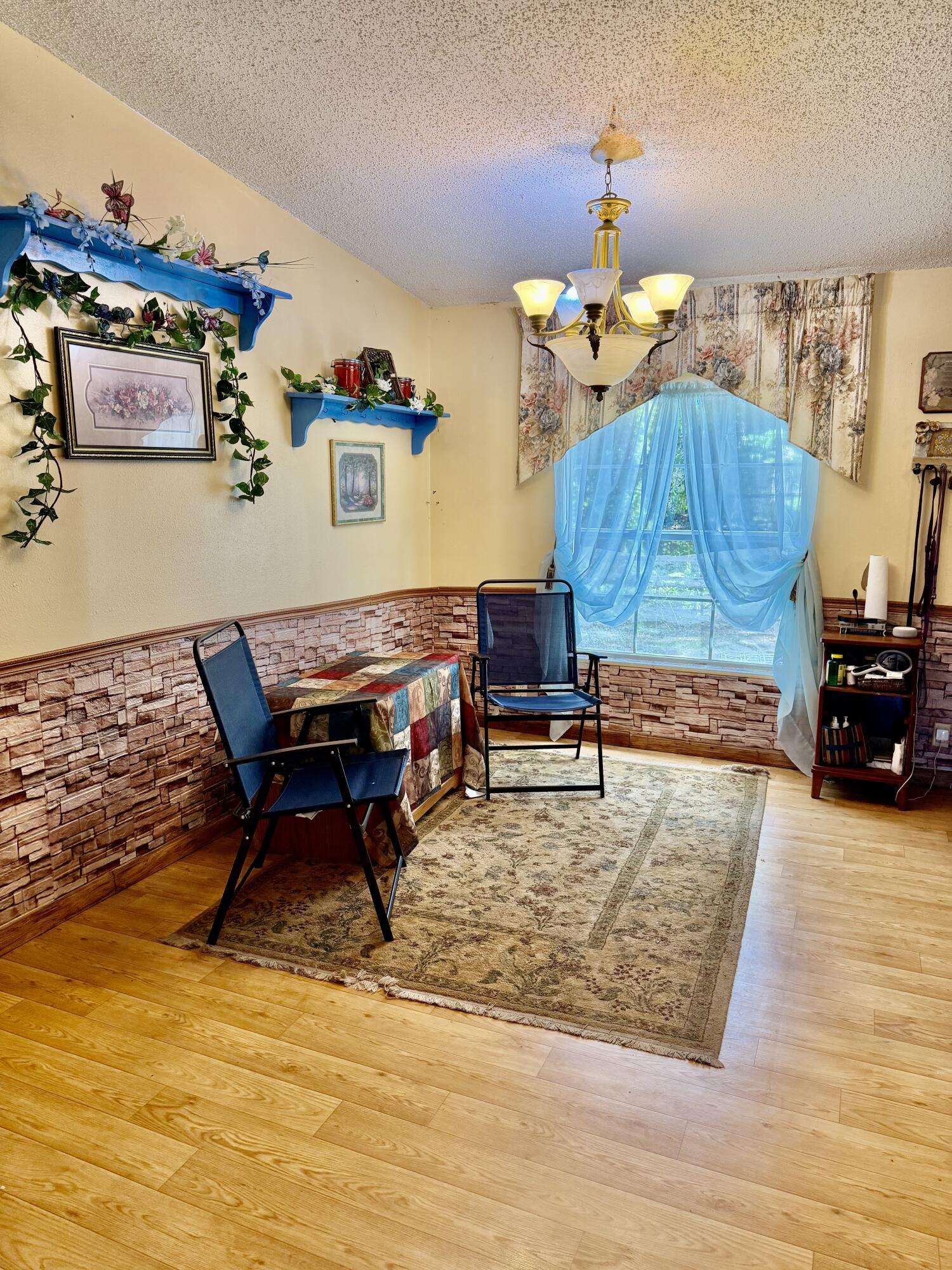 PINE OAKS VILLAGE NO 1 - Residential