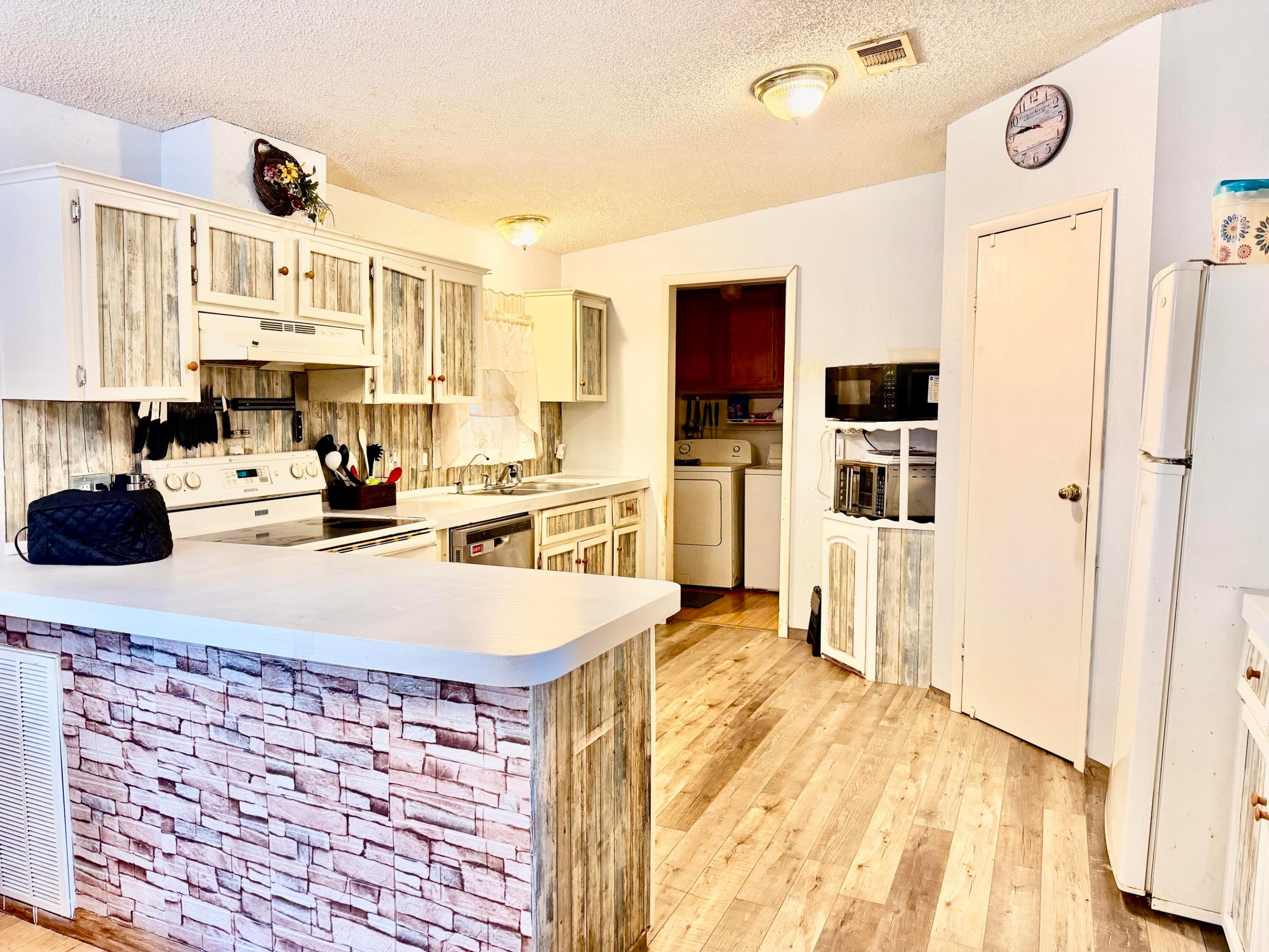 PINE OAKS VILLAGE NO 1 - Residential