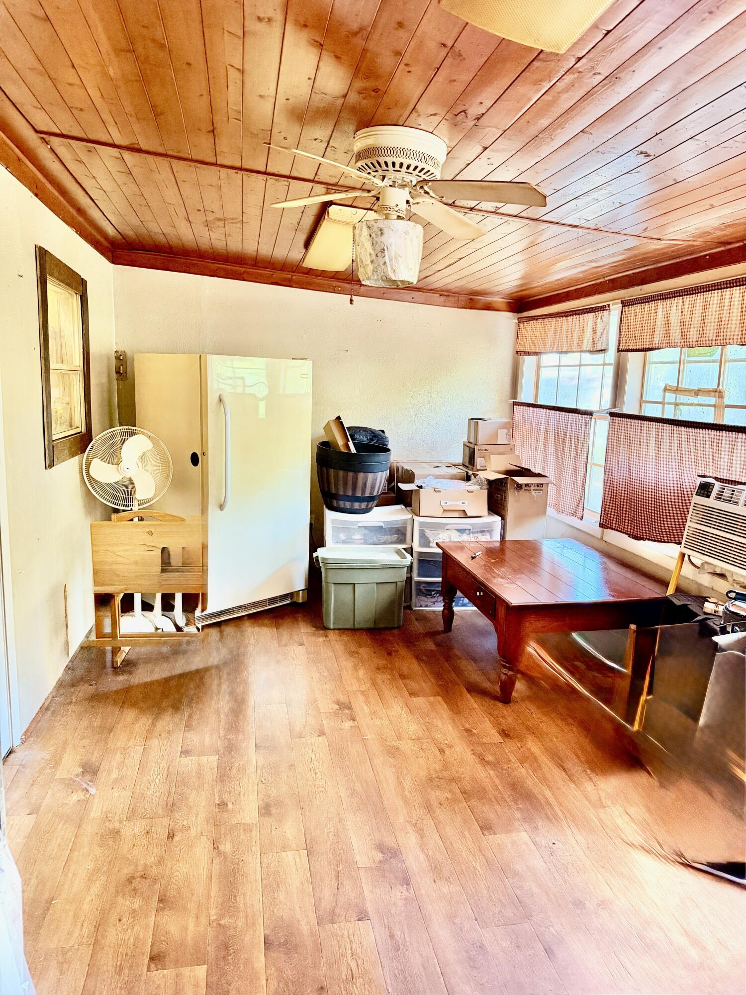 PINE OAKS VILLAGE NO 1 - Residential