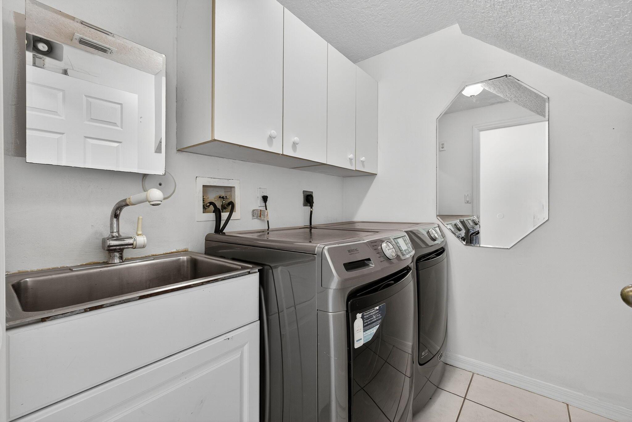 ORANGE POINT TR B - Residential Lease