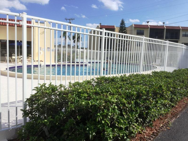 ISLAND HOUSE CONDOMINIUM - Residential Lease