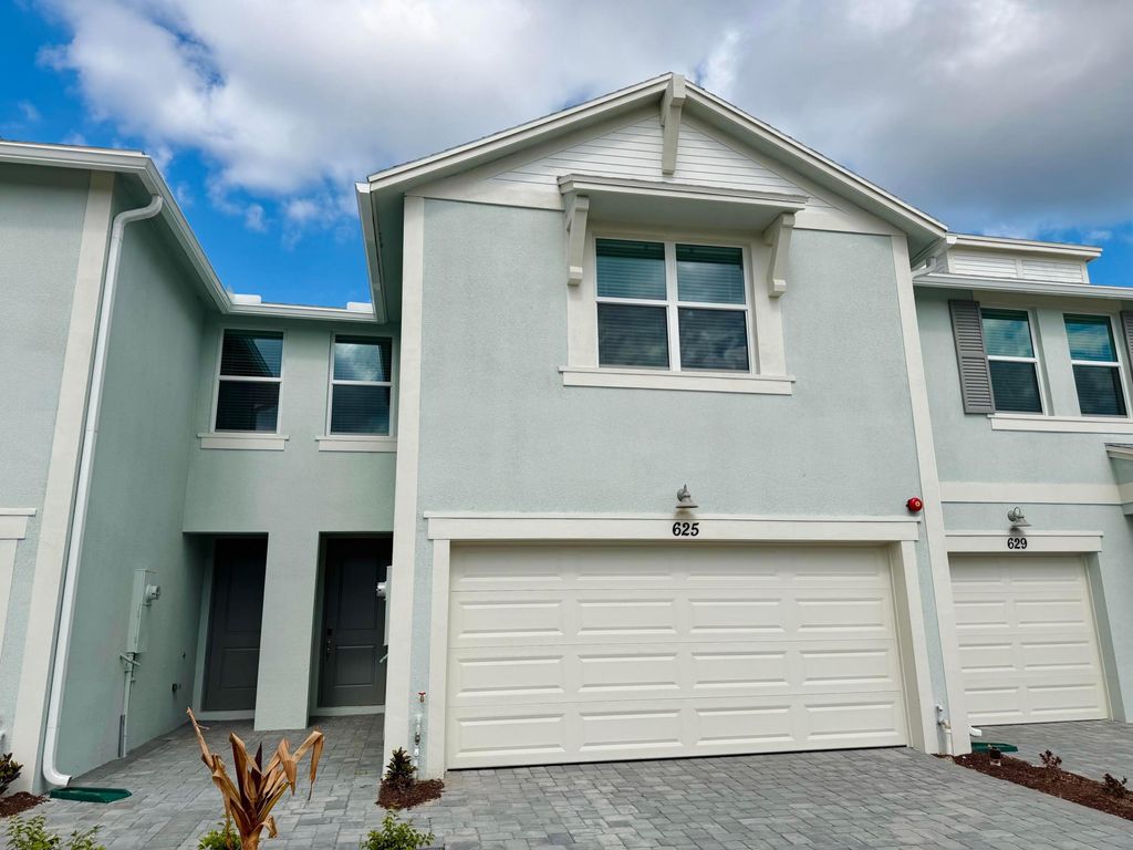 Photo of 625 Salisbury Circle #Circle, Fort Pierce, FL 34982 (MLS # R11159001)