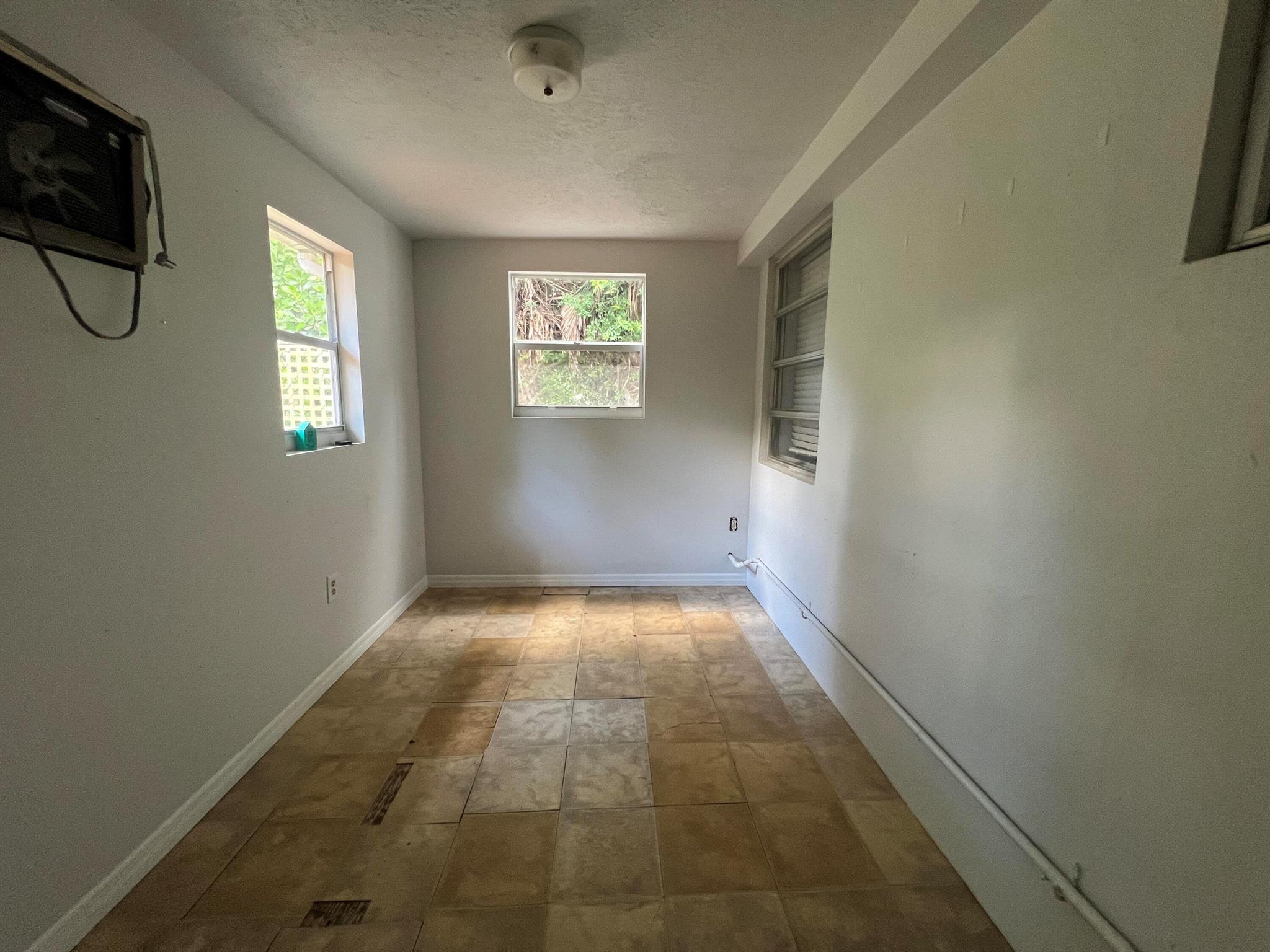BROADWAY - Residential Lease