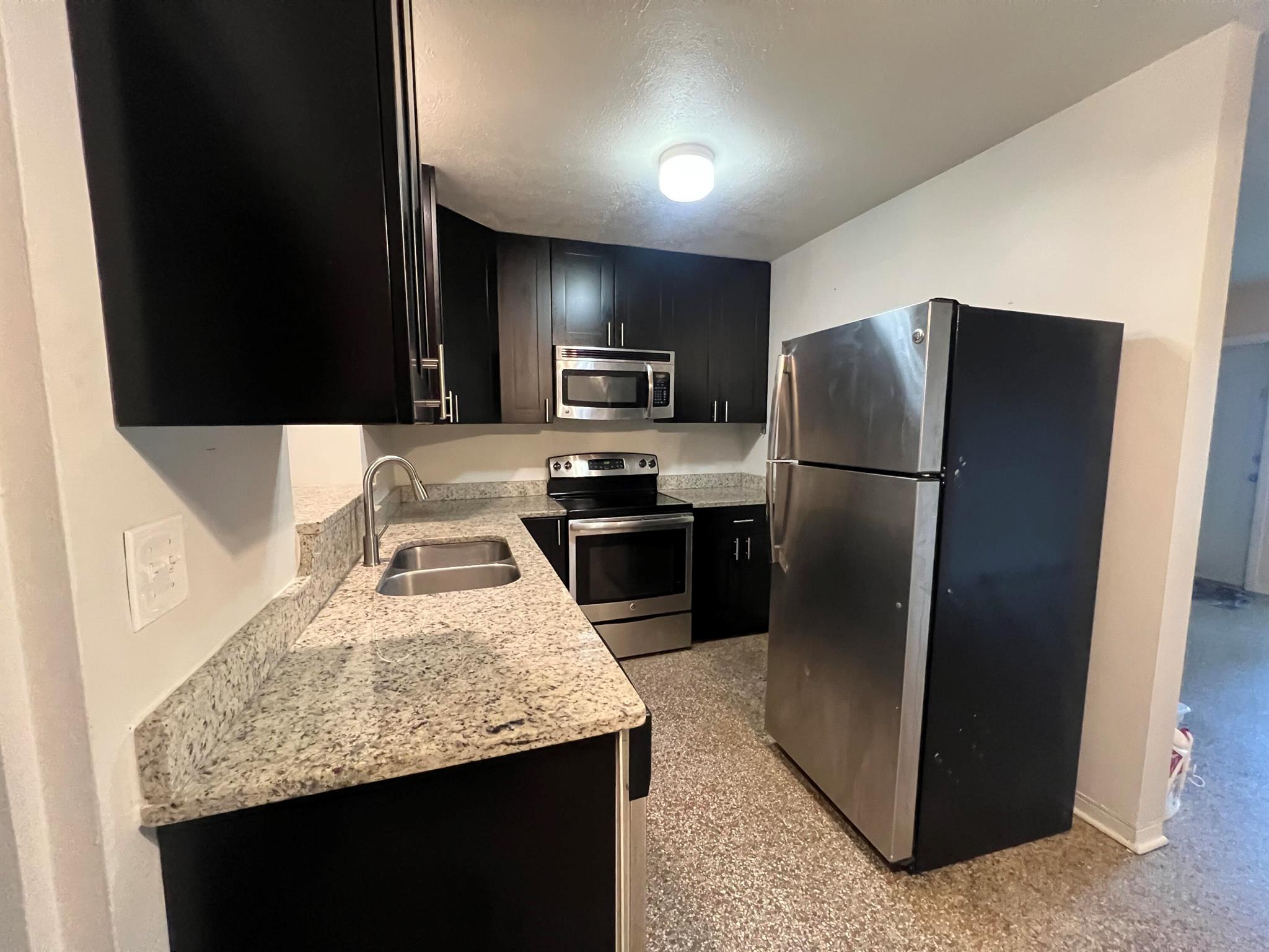 BROADWAY - Residential Lease