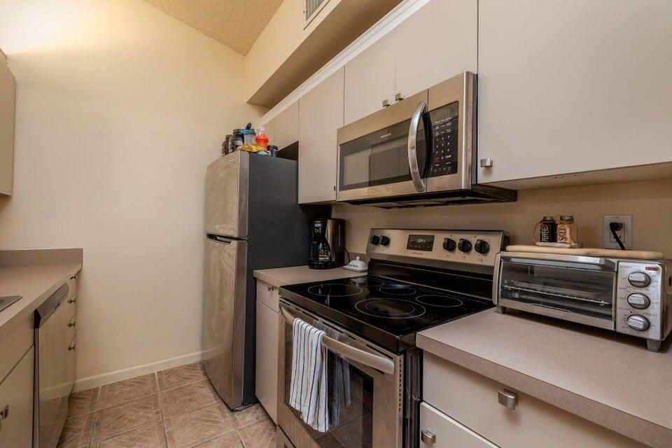 THE ANCHORAGE - Residential Lease