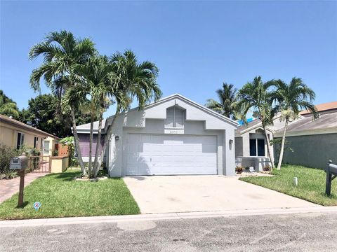 2070 NW 37th Ave Coconut Creek FL 33066