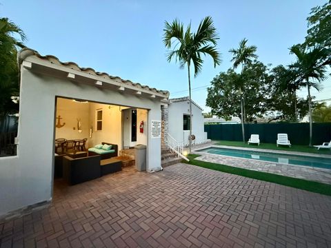 Tiny photo for 700 NE 17th Way, Fort Lauderdale, FL 33304 (MLS # B26028452)