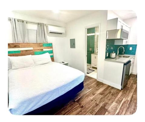 Tiny photo for 700 NE 17th Way, Fort Lauderdale, FL 33304 (MLS # B26028452)