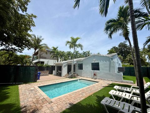 Tiny photo for 700 NE 17th Way, Fort Lauderdale, FL 33304 (MLS # B26028452)