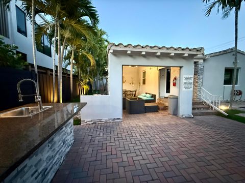 Tiny photo for 700 NE 17th Way, Fort Lauderdale, FL 33304 (MLS # B26028452)