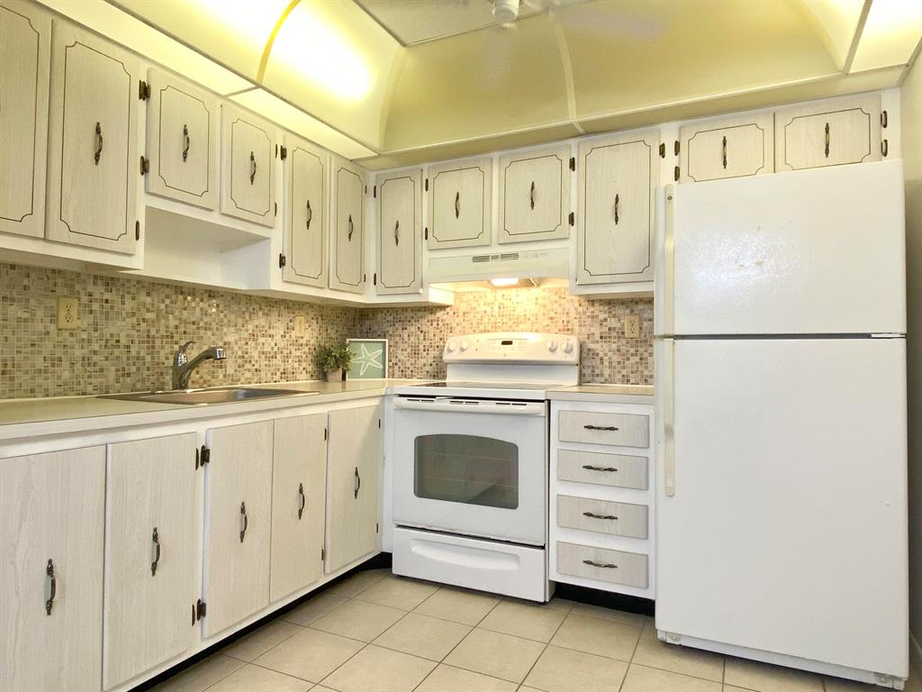 KINGS POINT NORMANDY CONDOS - Residential