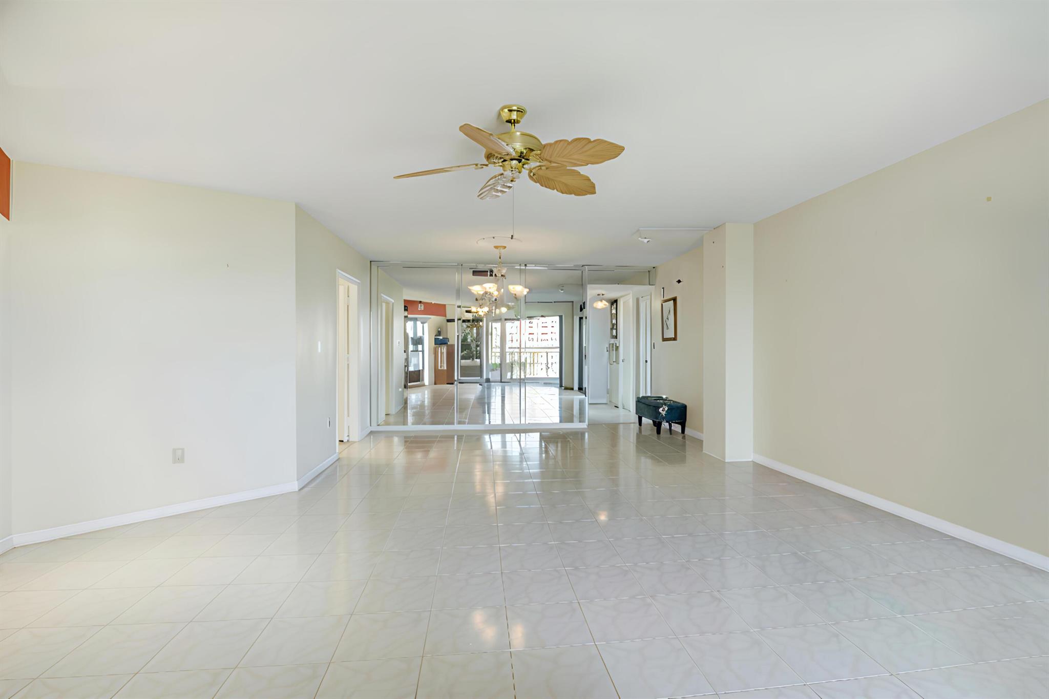 REGENCY HIGHLAND CLUB CON - Residential