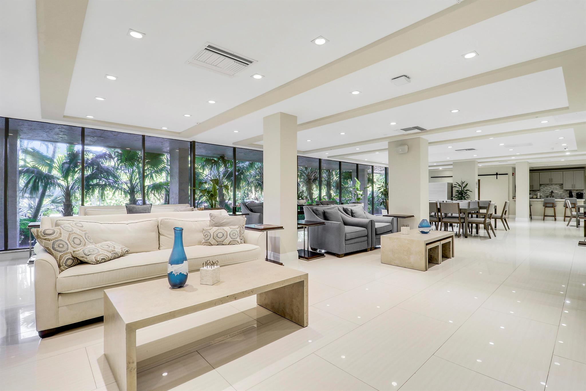 REGENCY HIGHLAND CLUB CON - Residential