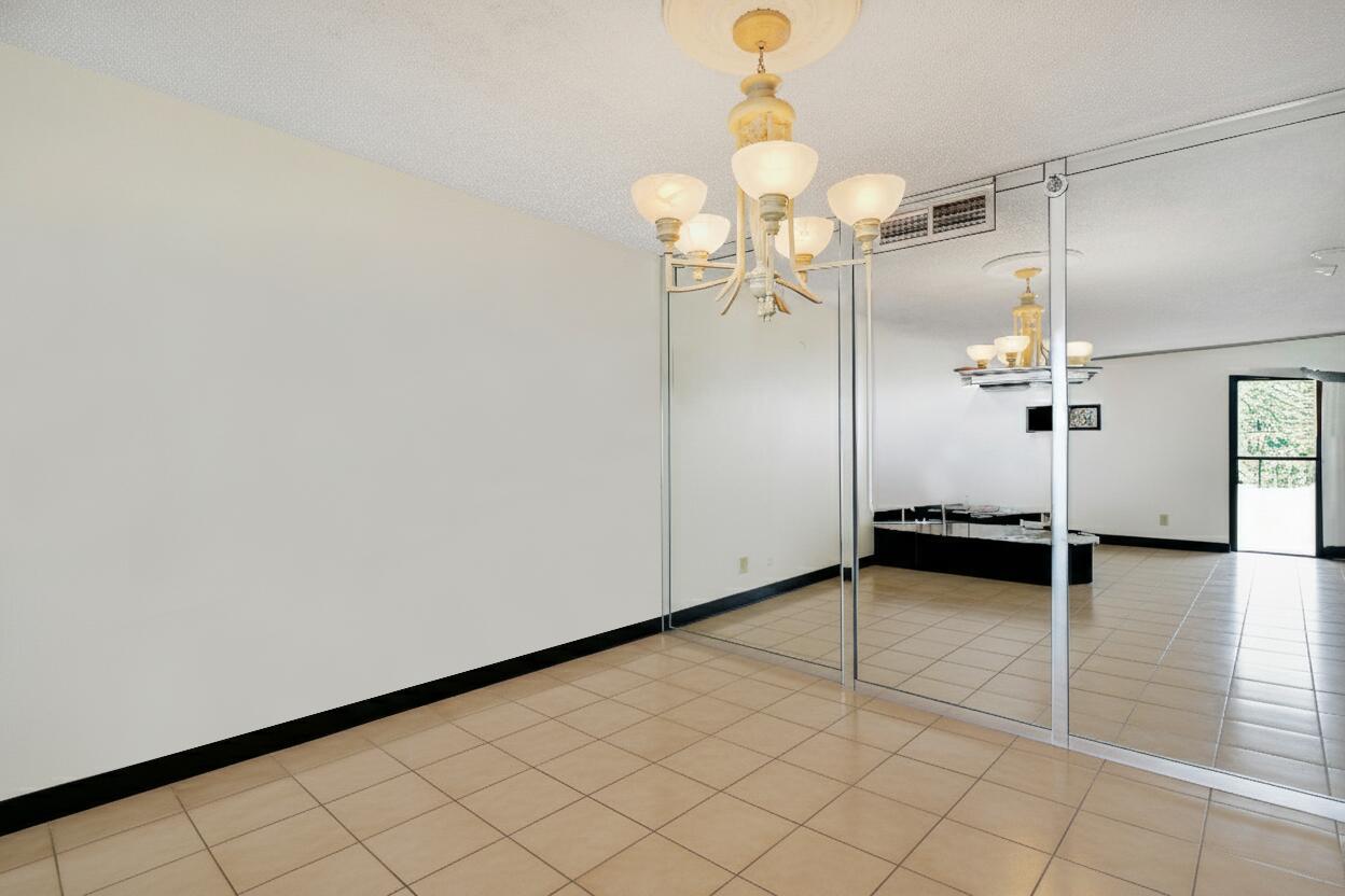 REGENCY HIGHLAND CLUB CON - Residential