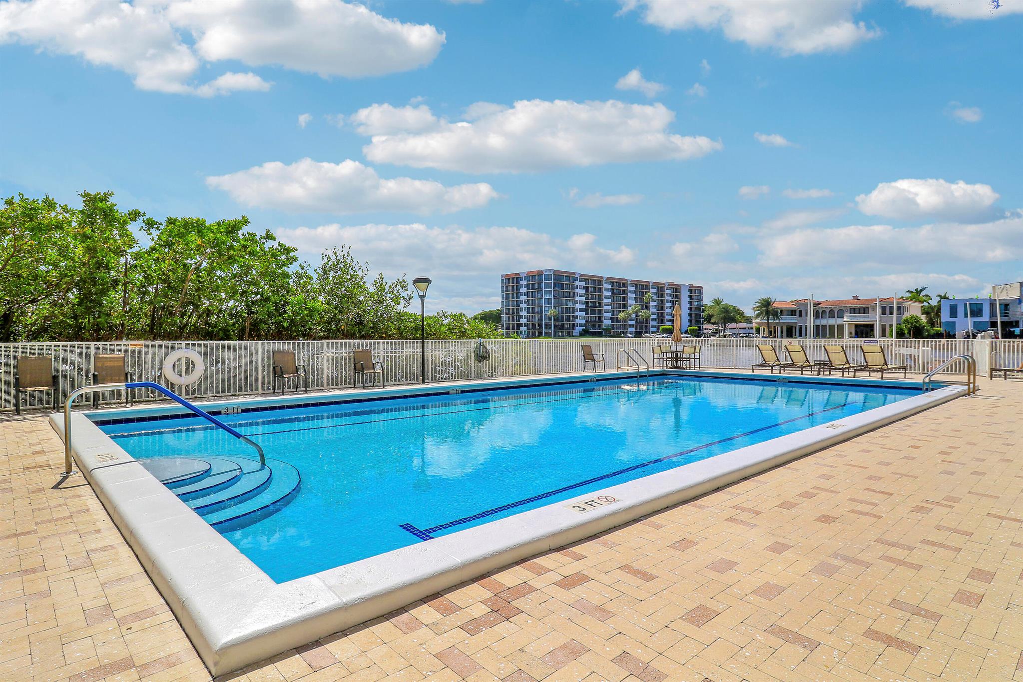 REGENCY HIGHLAND CLUB CON - Residential
