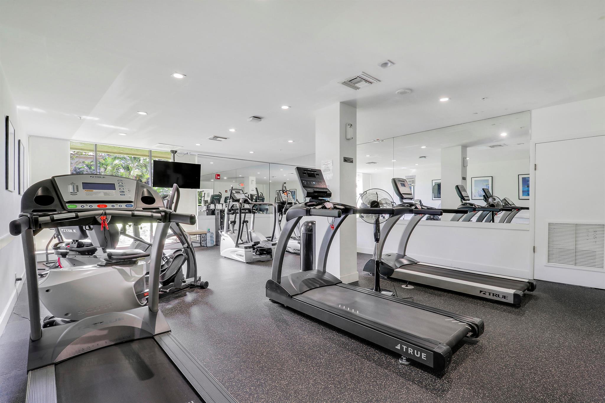 REGENCY HIGHLAND CLUB CON - Residential