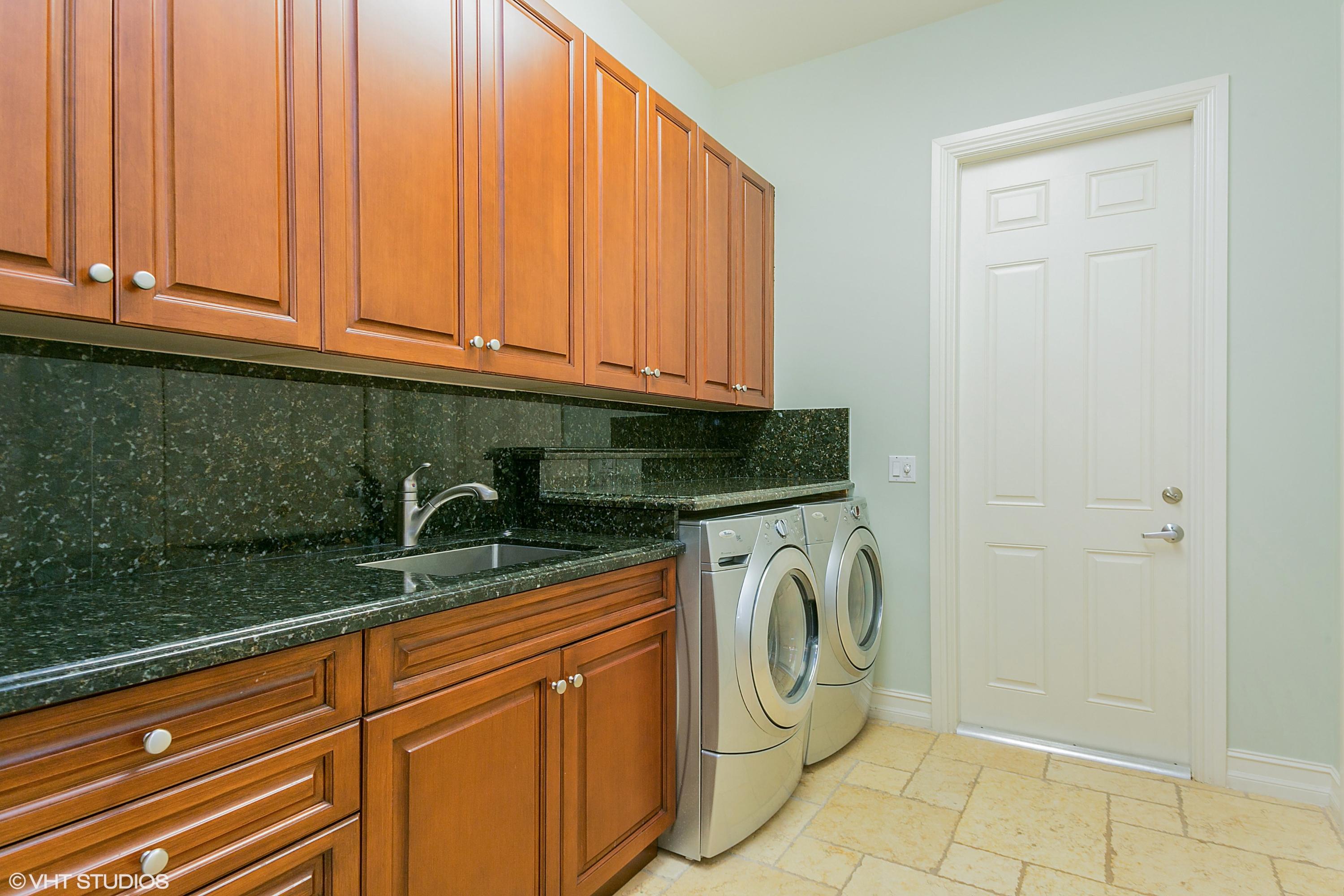 HARBOUR ISLES - Residential