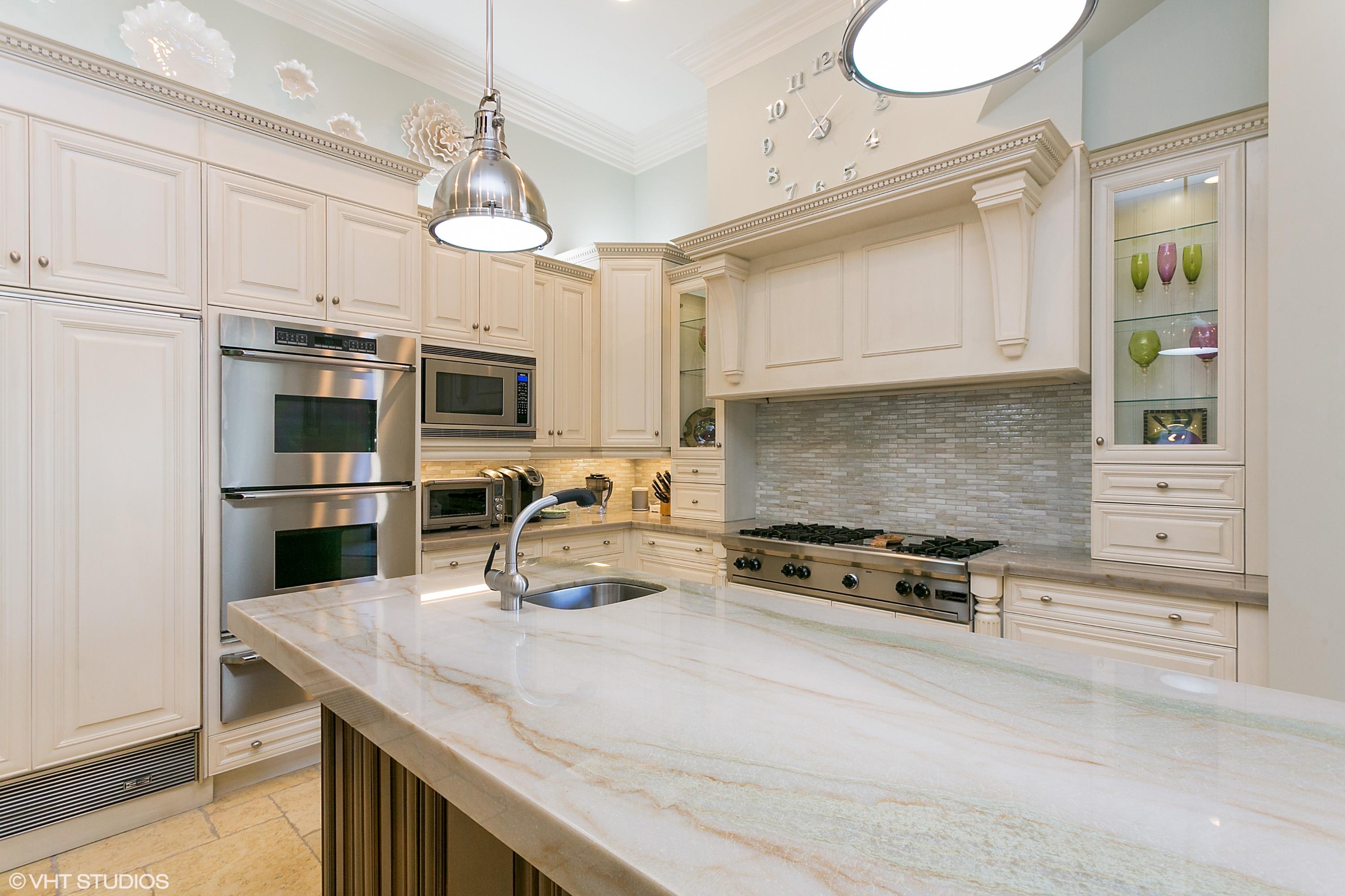 HARBOUR ISLES - Residential