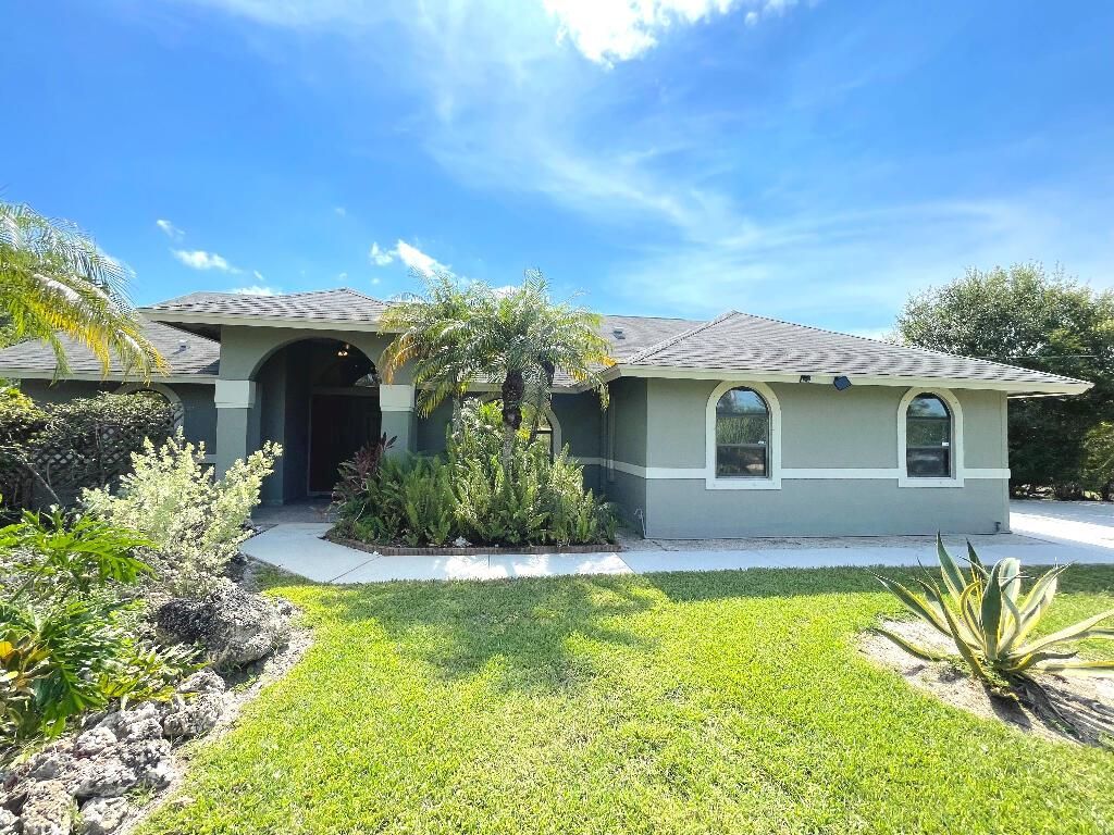 Photo of 15721 93rd Lane N, Jupiter, FL 33478 (MLS # R10902370)