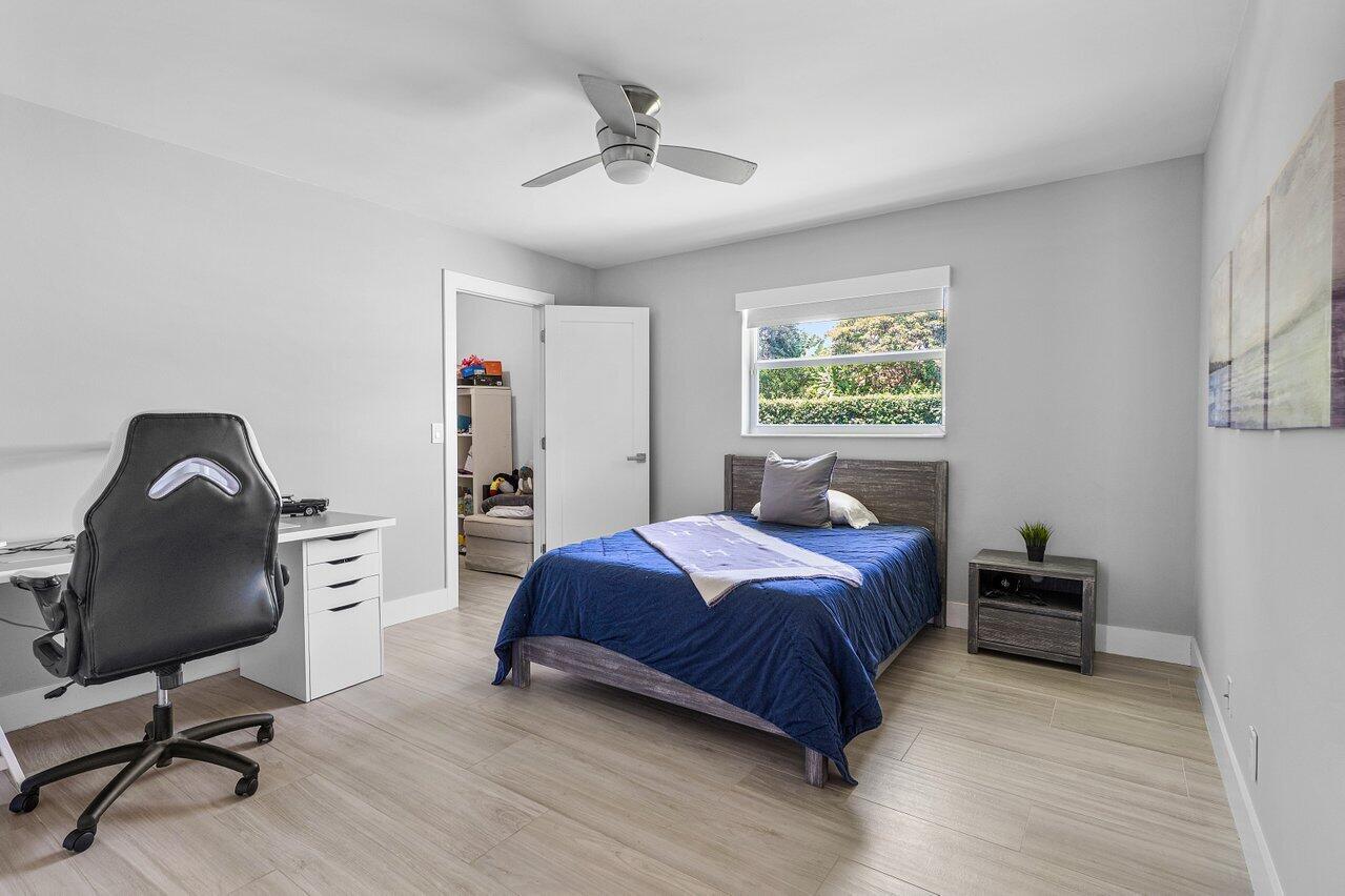 LAKE SHORE ESTS IN - Residential