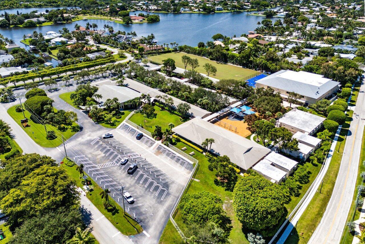 LAKE SHORE ESTS IN - Residential