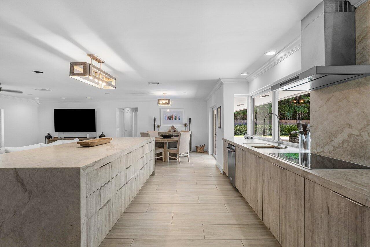 LAKE SHORE ESTS IN - Residential