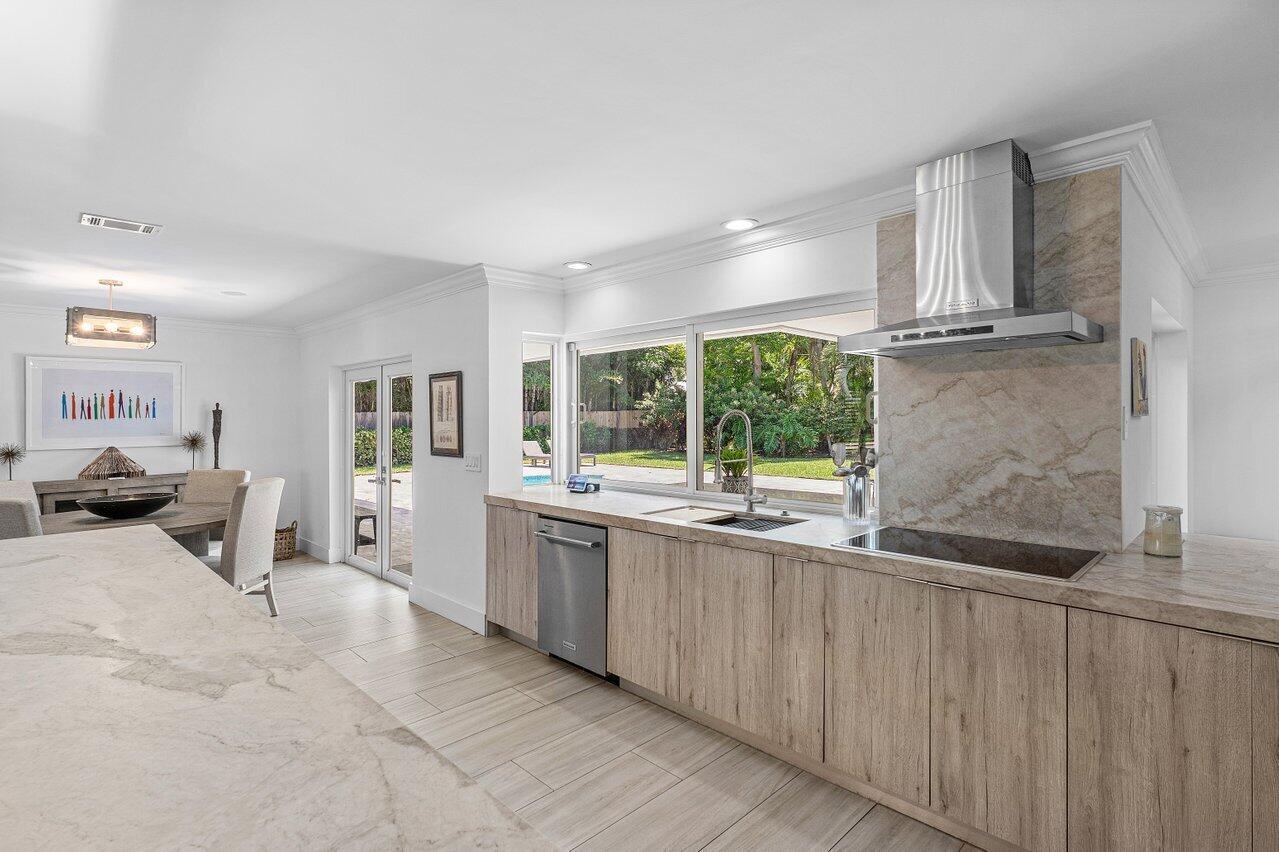 LAKE SHORE ESTS IN - Residential