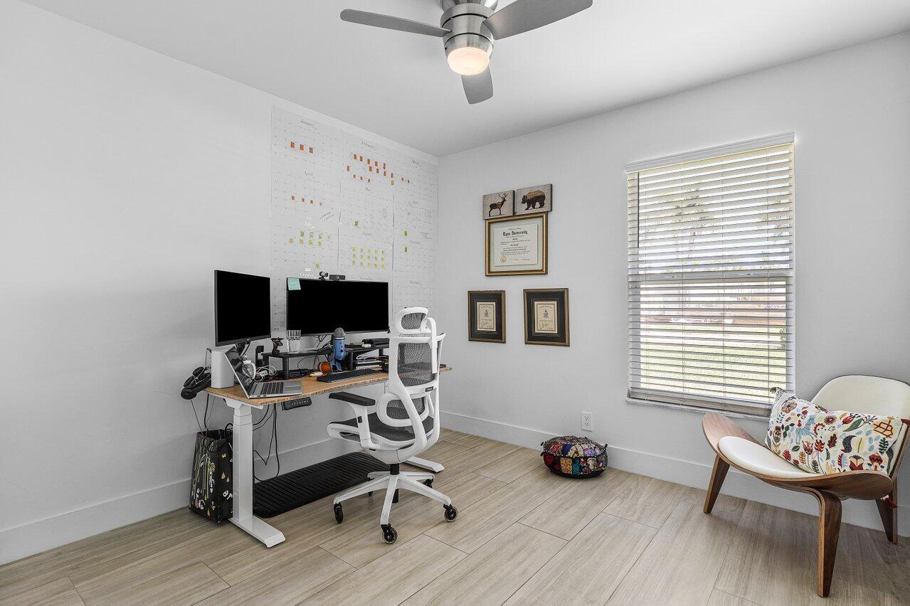 LAKE SHORE ESTS IN - Residential