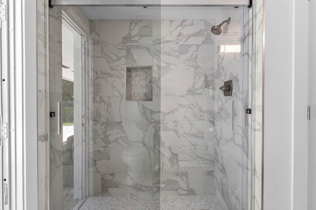 LAKE SHORE ESTS IN - Residential