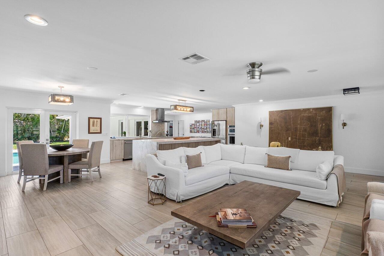 LAKE SHORE ESTS IN - Residential