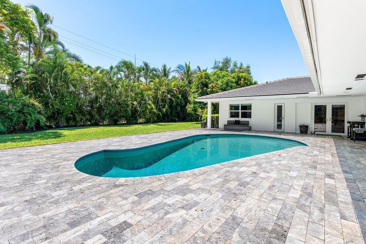 LAKE SHORE ESTS IN - Residential