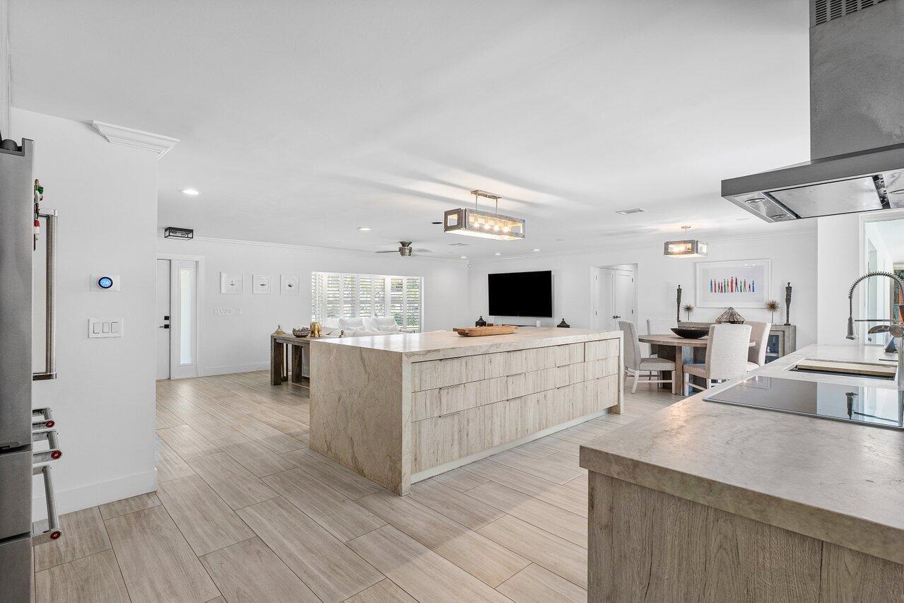 LAKE SHORE ESTS IN - Residential