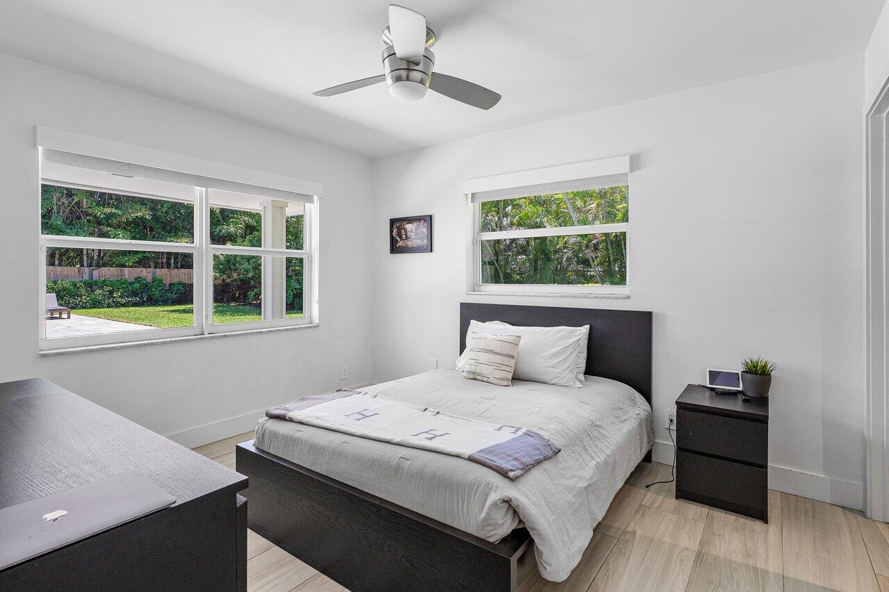 LAKE SHORE ESTS IN - Residential