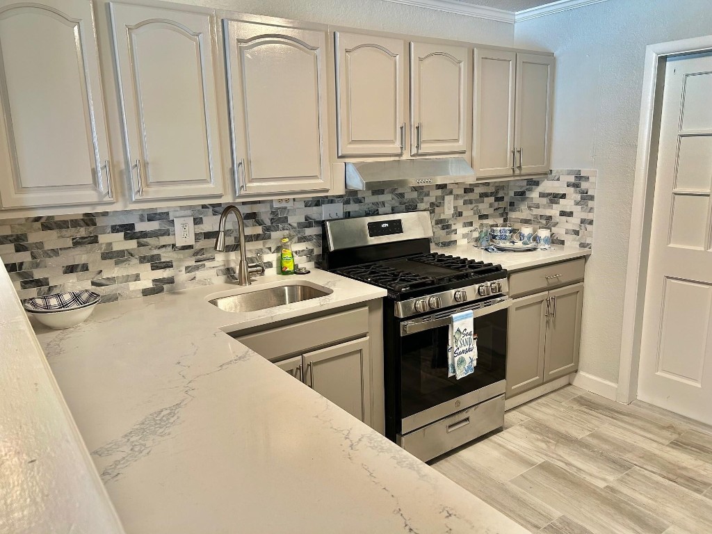 Cresthaven - Residential