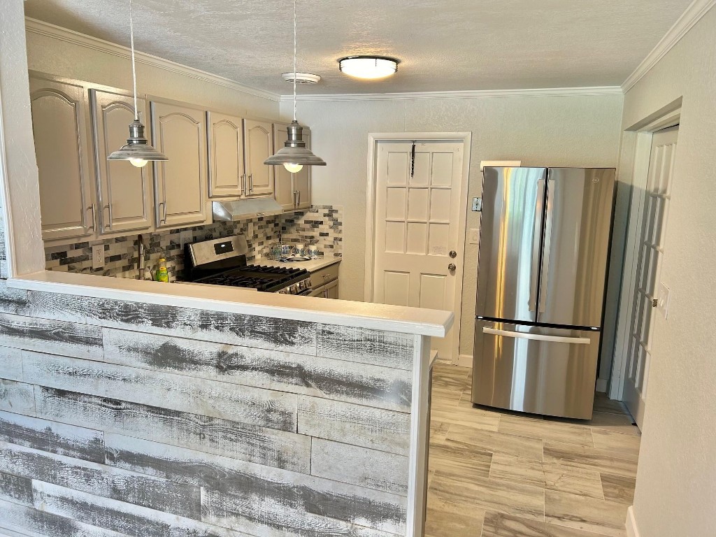 Cresthaven - Residential