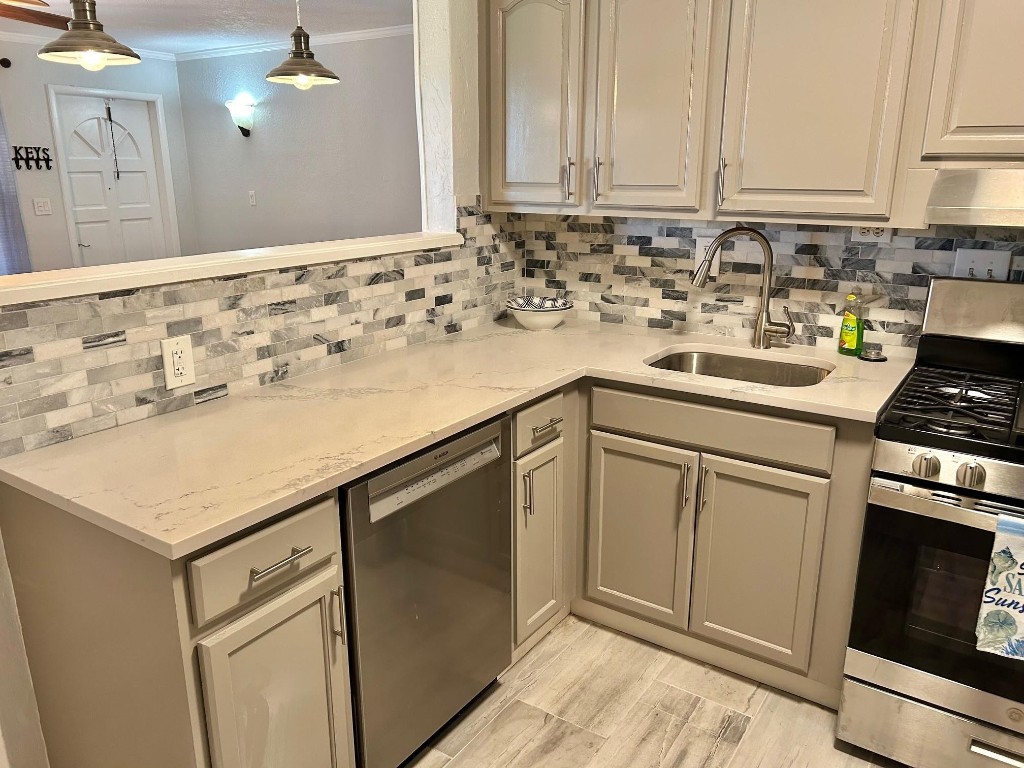 Cresthaven - Residential