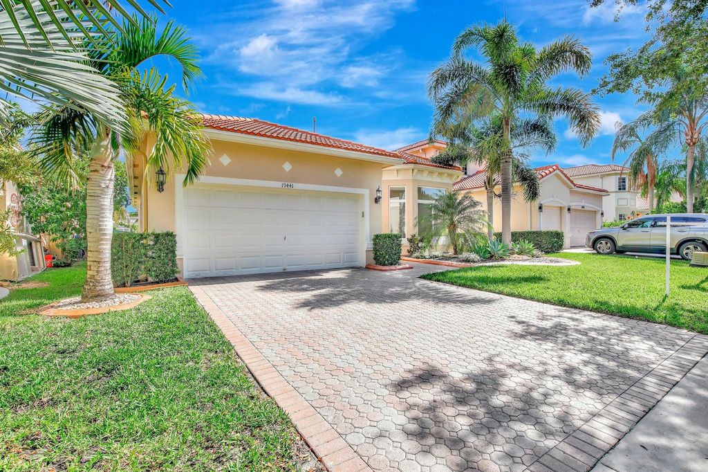 Photo of 19441 SW 61st Street, Pembroke Pines, FL 33332 (MLS # F10508546)