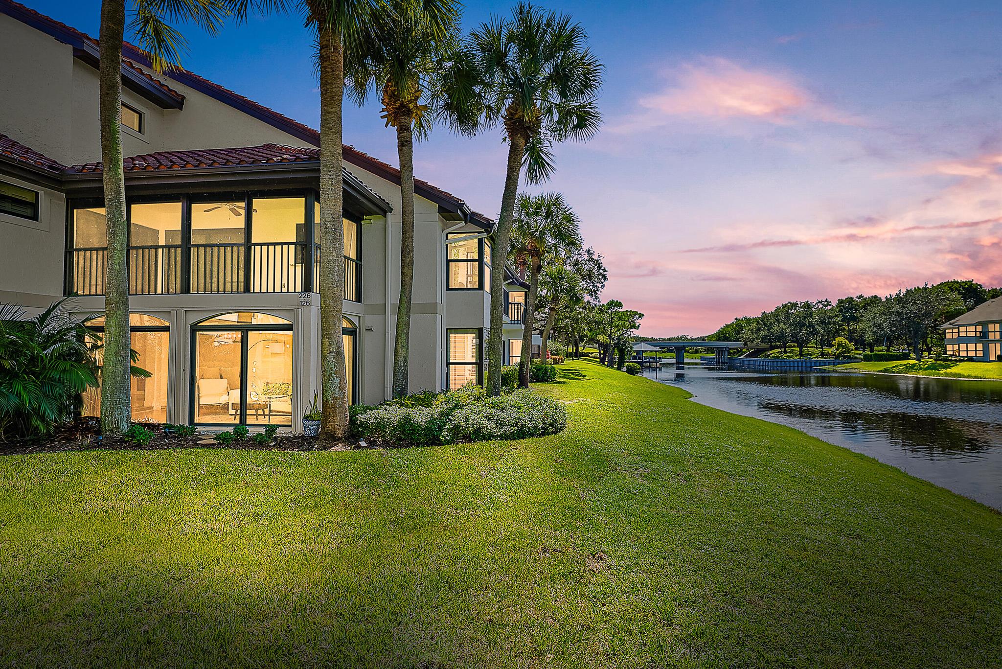 Jonathans Landing - Trade - Residential