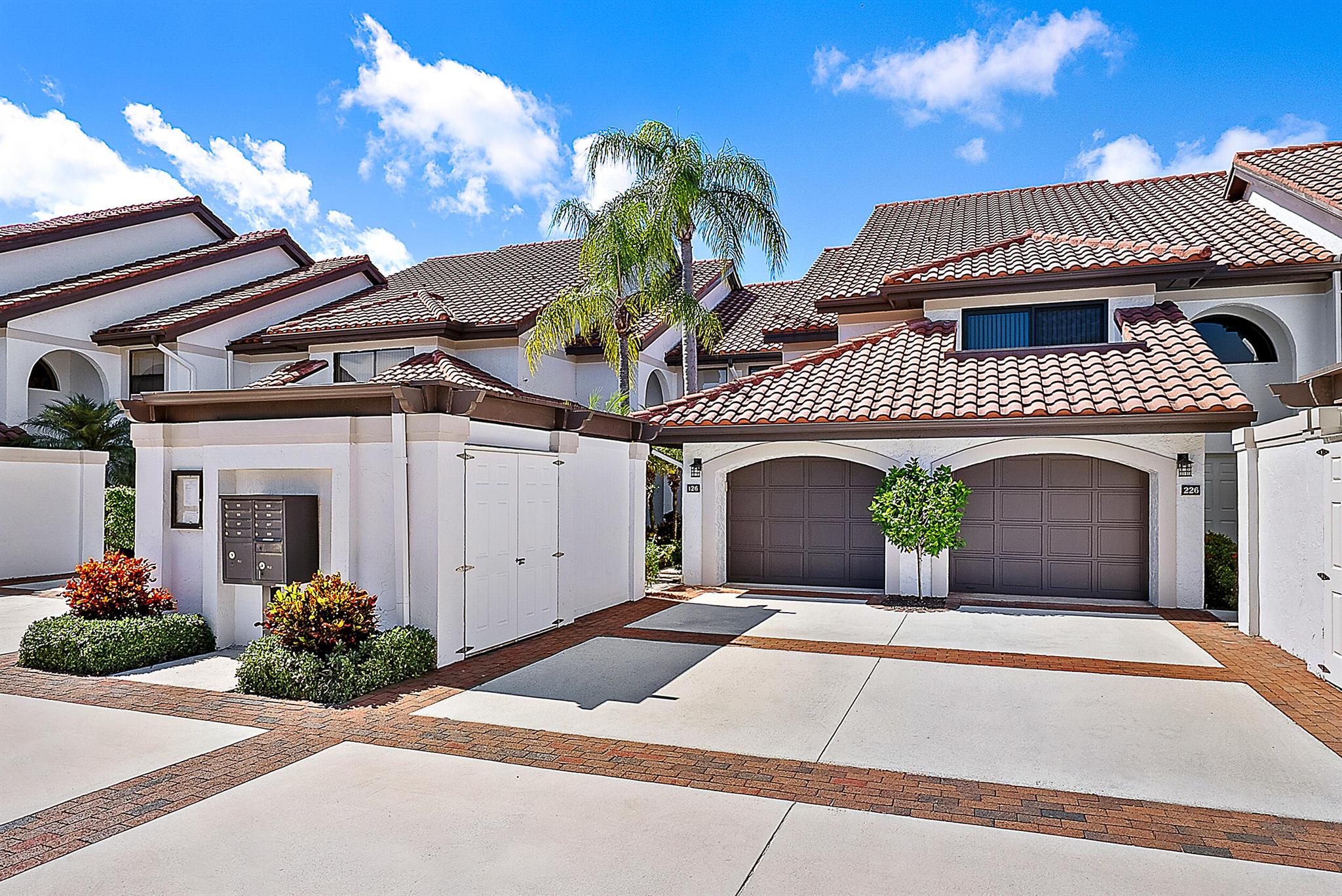 Jonathans Landing - Trade - Residential