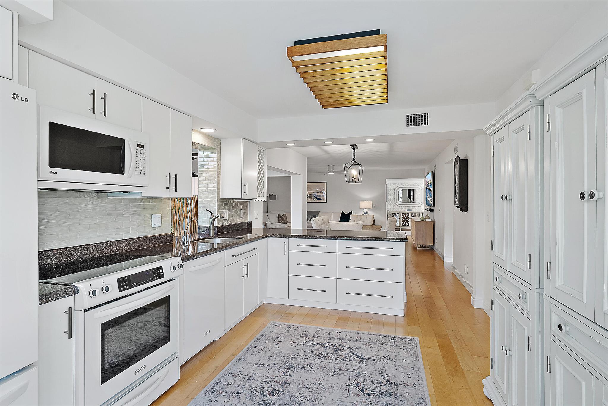 Jonathans Landing - Trade - Residential