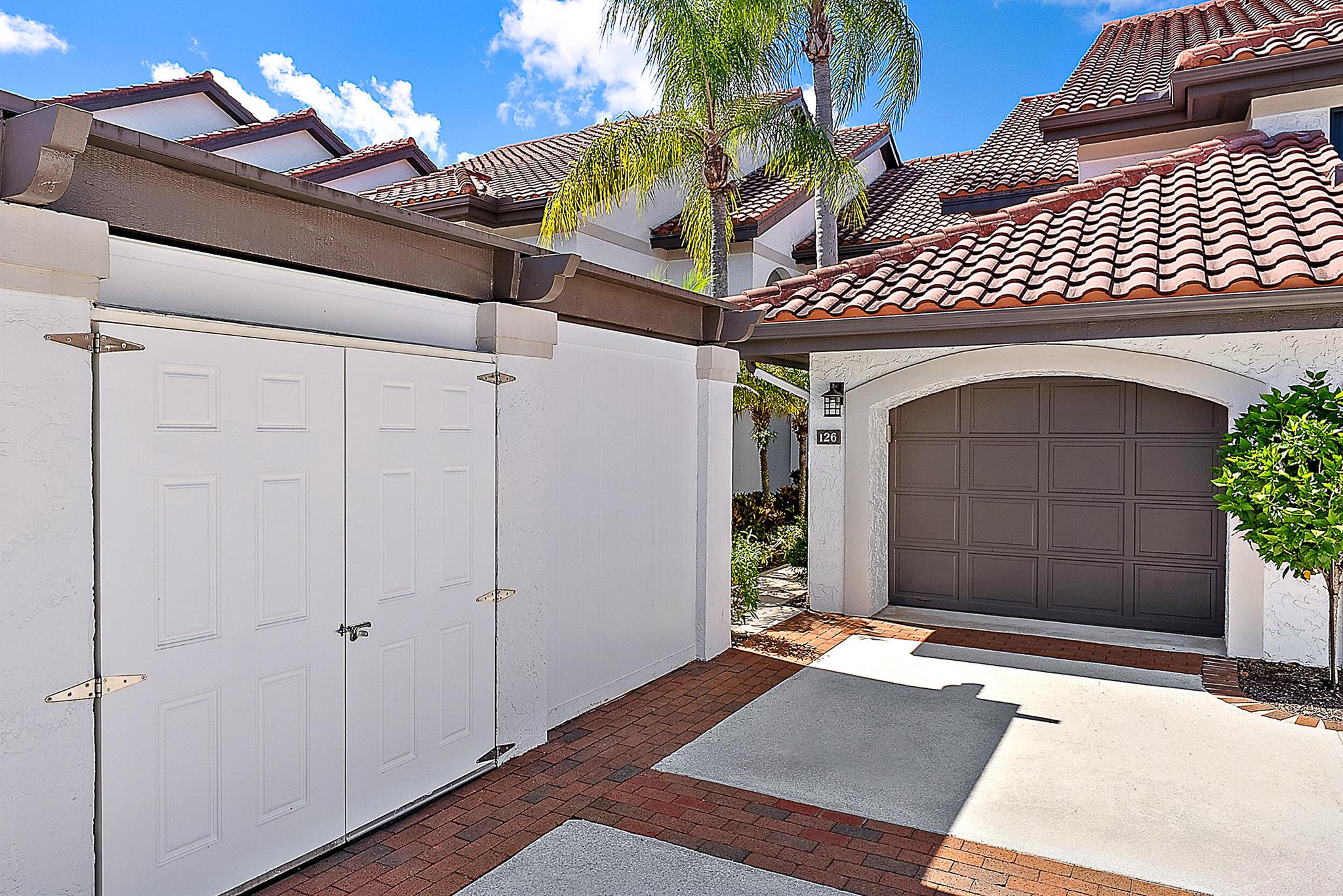 Jonathans Landing - Trade - Residential