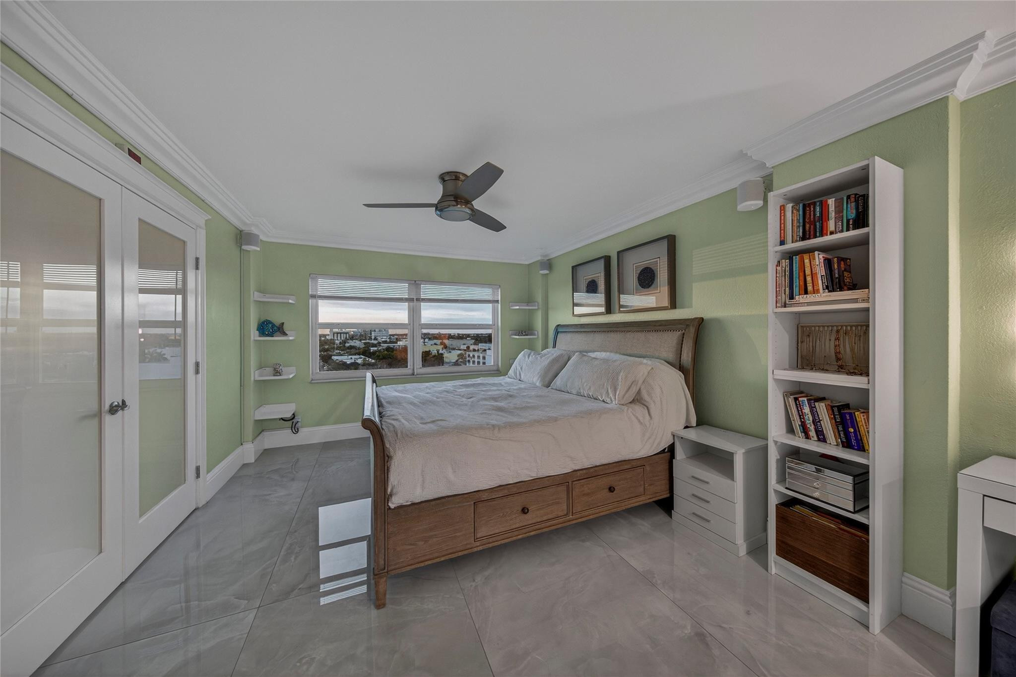 LAUDERDALE TOWER CONDO - Residential