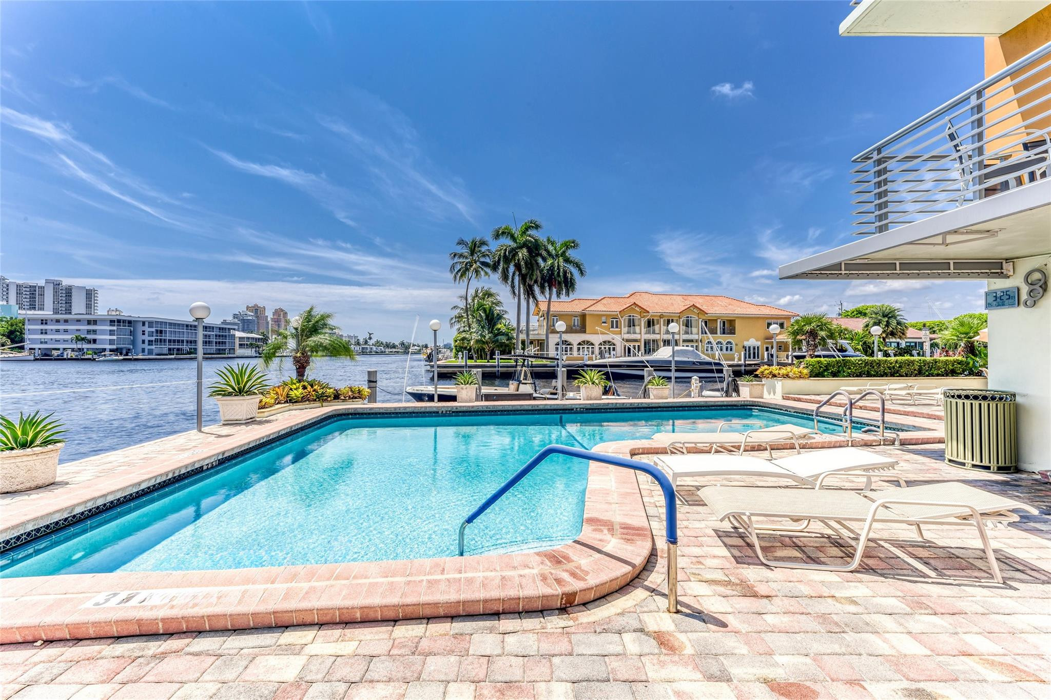 LAUDERDALE TOWER CONDO - Residential