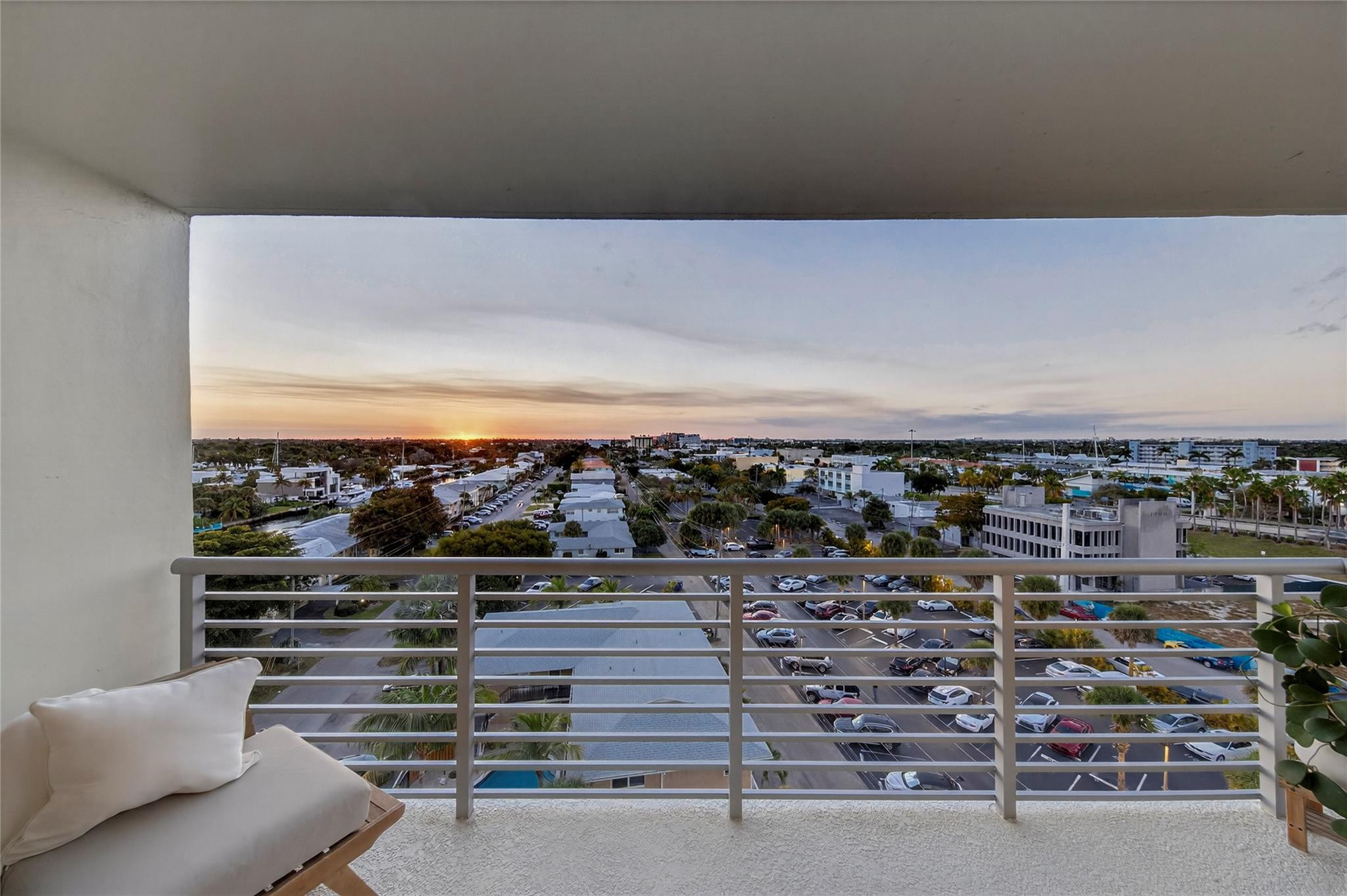 LAUDERDALE TOWER CONDO - Residential
