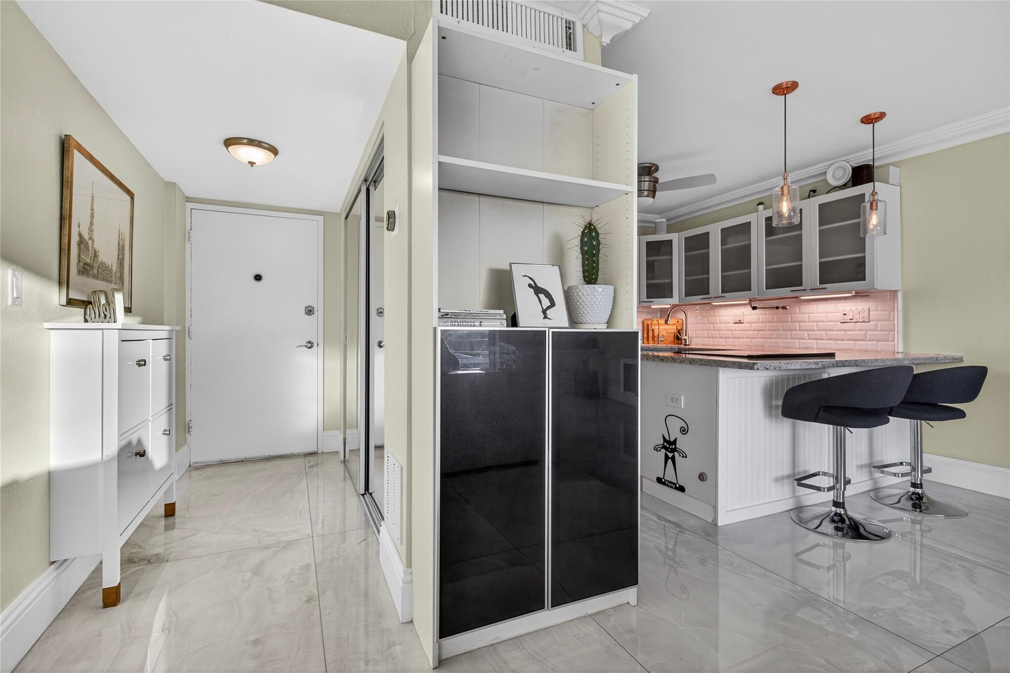 LAUDERDALE TOWER CONDO - Residential