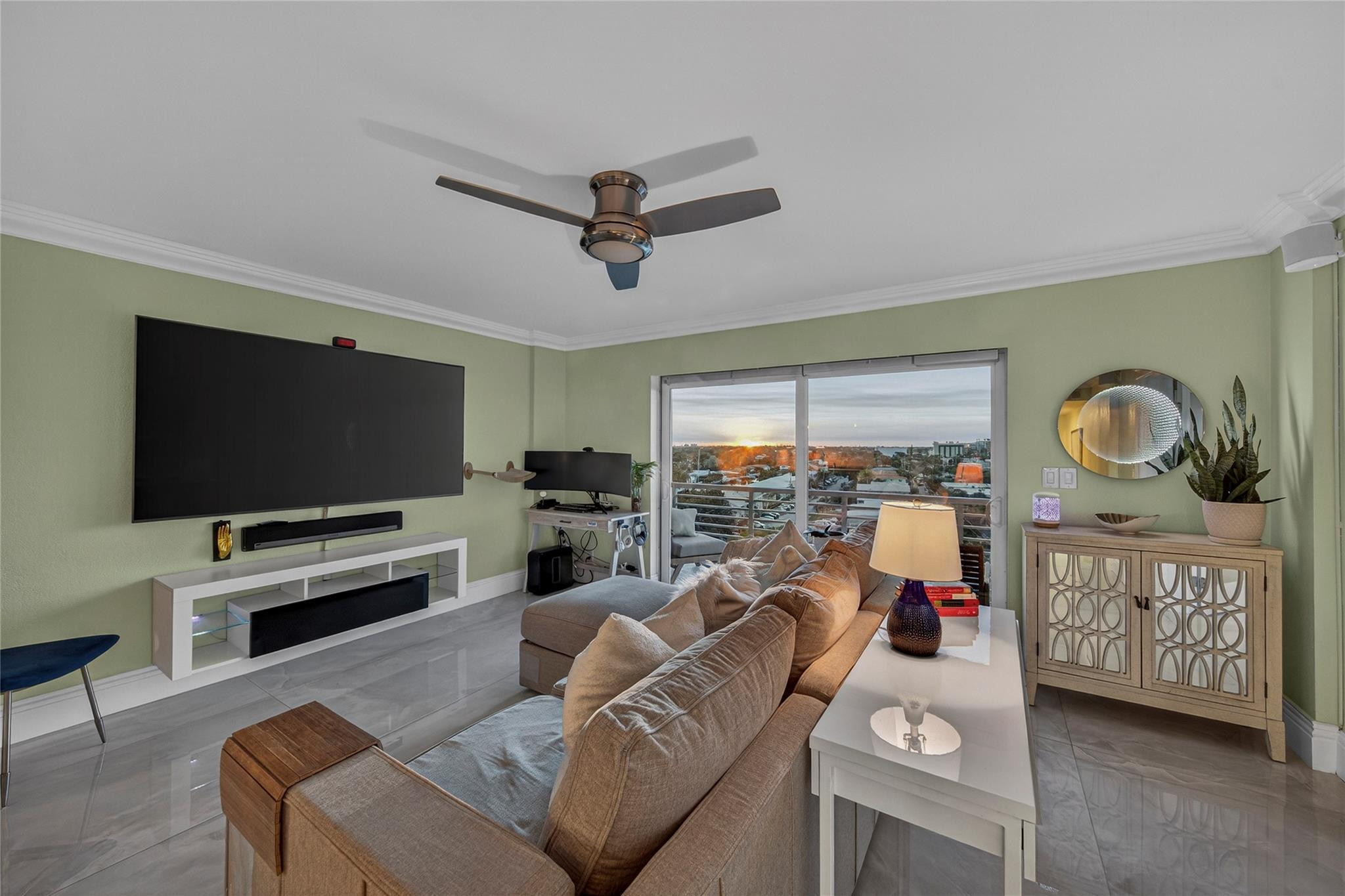 LAUDERDALE TOWER CONDO - Residential
