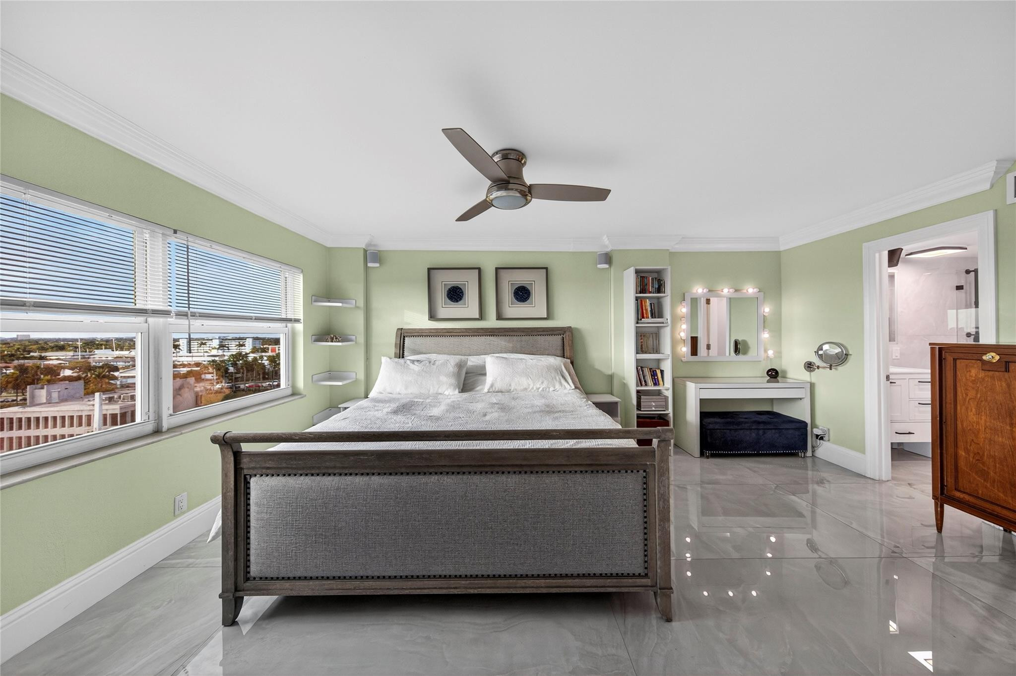 LAUDERDALE TOWER CONDO - Residential