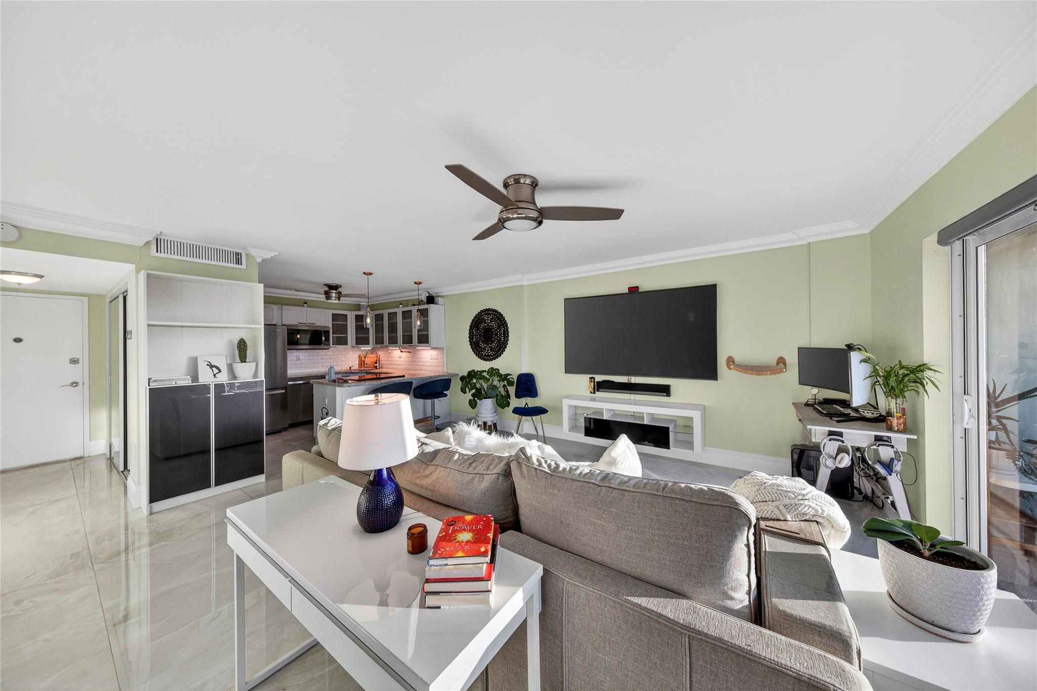 LAUDERDALE TOWER CONDO - Residential