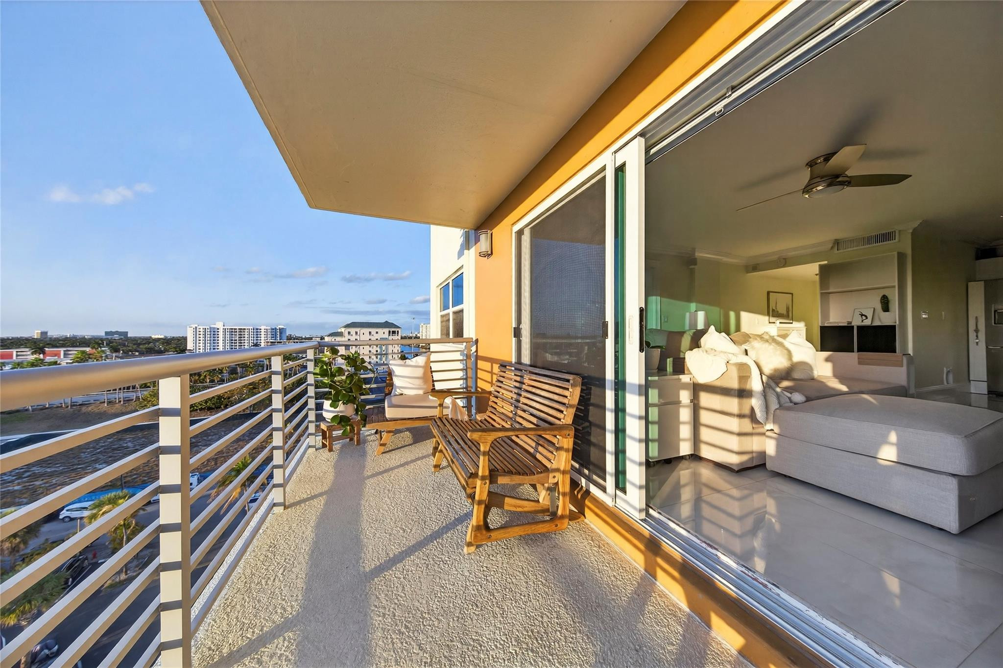 LAUDERDALE TOWER CONDO - Residential