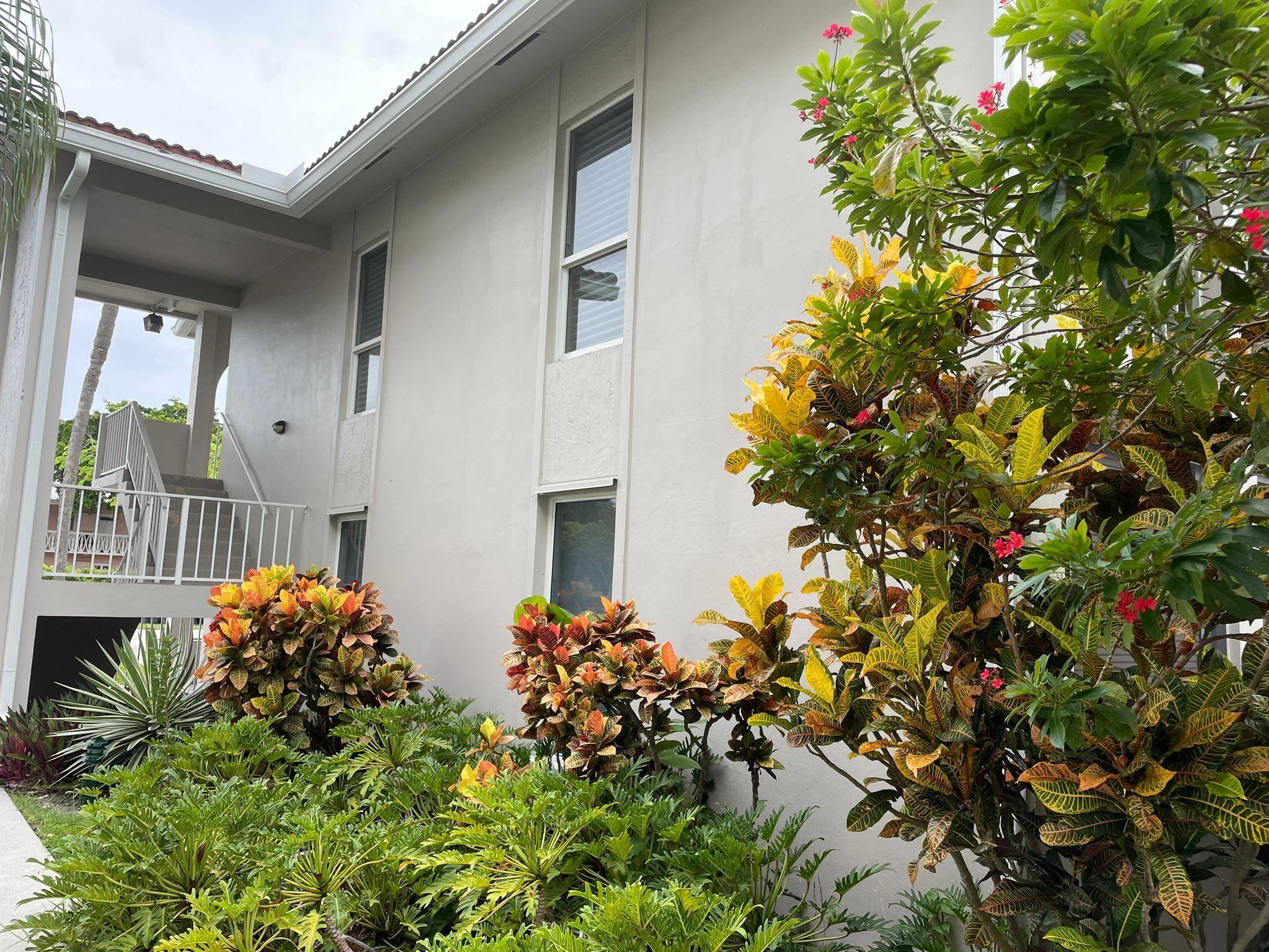 250 NE 20th St 210